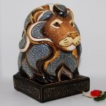 D Rosa Rinconada Buchstütze Blauer Löwe